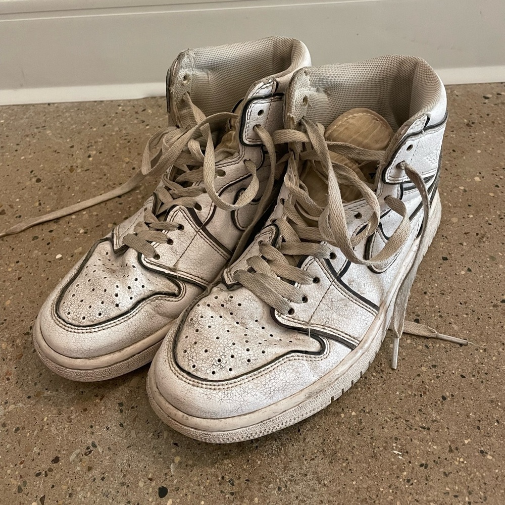 Dirty high top air Jordan nike sneakers